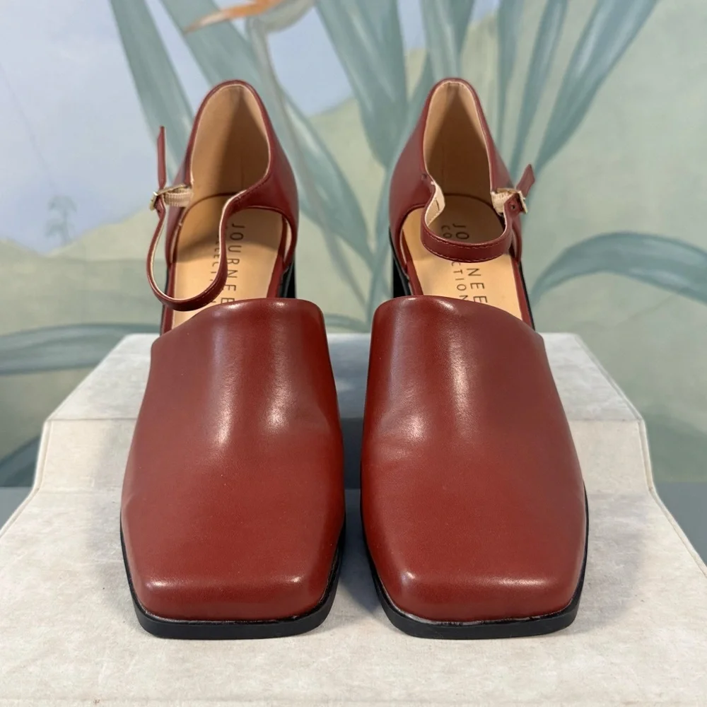 Journee Collection women’s sandals size 10, NWOT Burgundy Block Heel Shoes - Picture 4 of 8